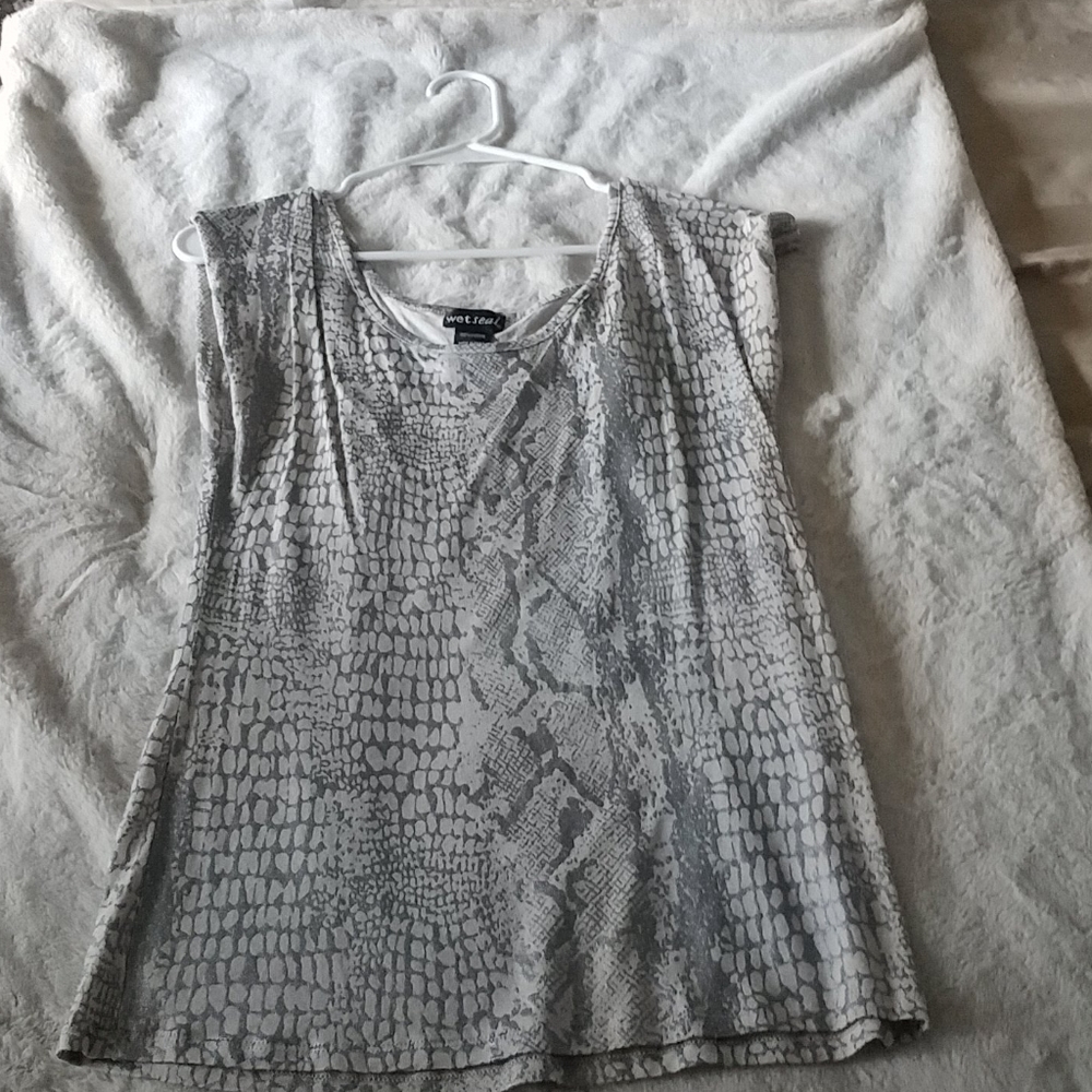 Snake skin patterned tee